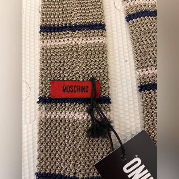 NWT Moschino Knit Tie 100% Silk Made in Italy Tan Navy Blue Stripe - Picture 6 of 10
